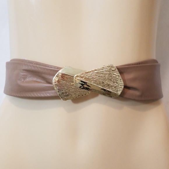 ?️?️Vintage 1980\'s Gold Retro Hammered Metal Soft Leather Belt 25\